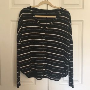 Out from under button front thermal size S